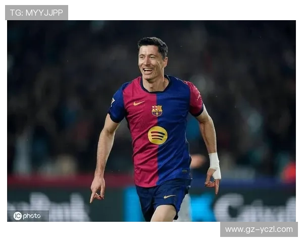 莱万多夫斯基在巴萨体系中的角色变化与战术适应分析