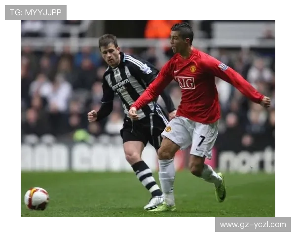 C罗曼联初期从边锋到核心的成长路径解析