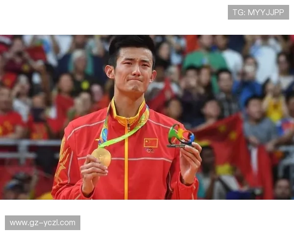 谌龙退役后住进月租五位数的训练基地，每天六点起床遛弯像打卡上班